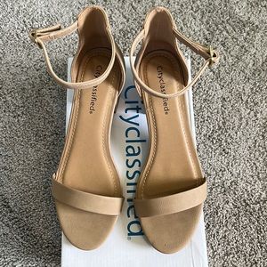 City classified nude ankle strap block sandals
